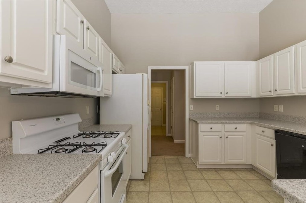 2433 Radcliff Dr, Lawrenceville GA 30043-2002 exterior