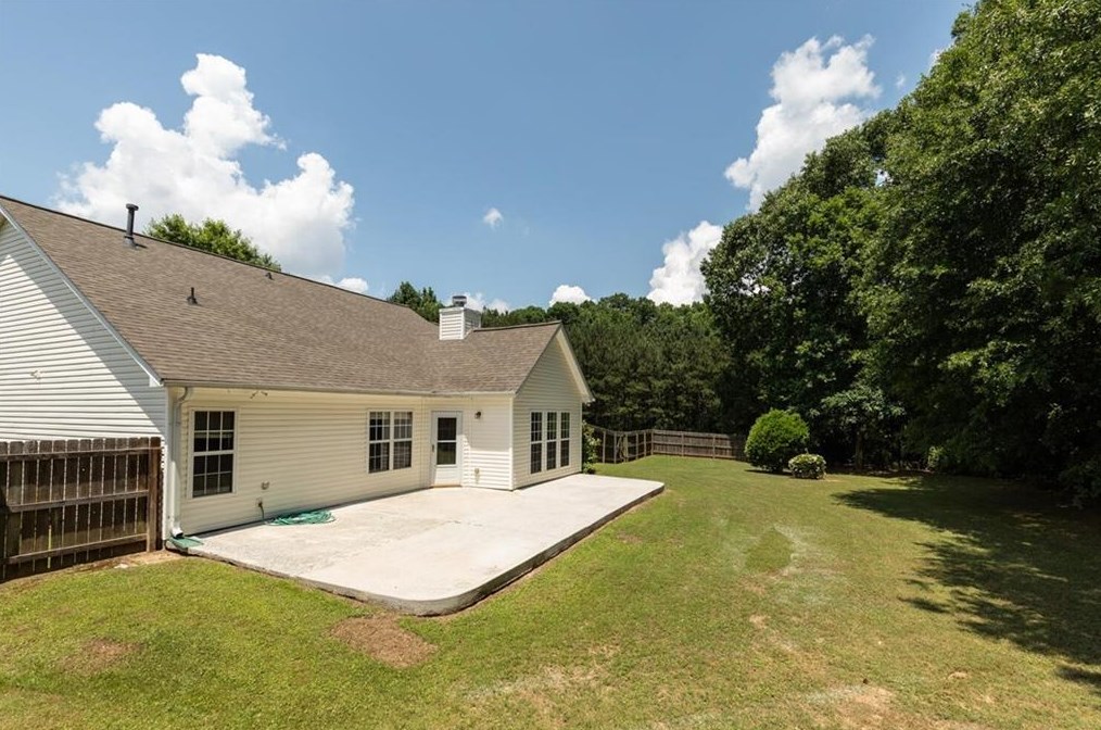 2433 Radcliff Dr, Lawrenceville GA 30043-2002 exterior