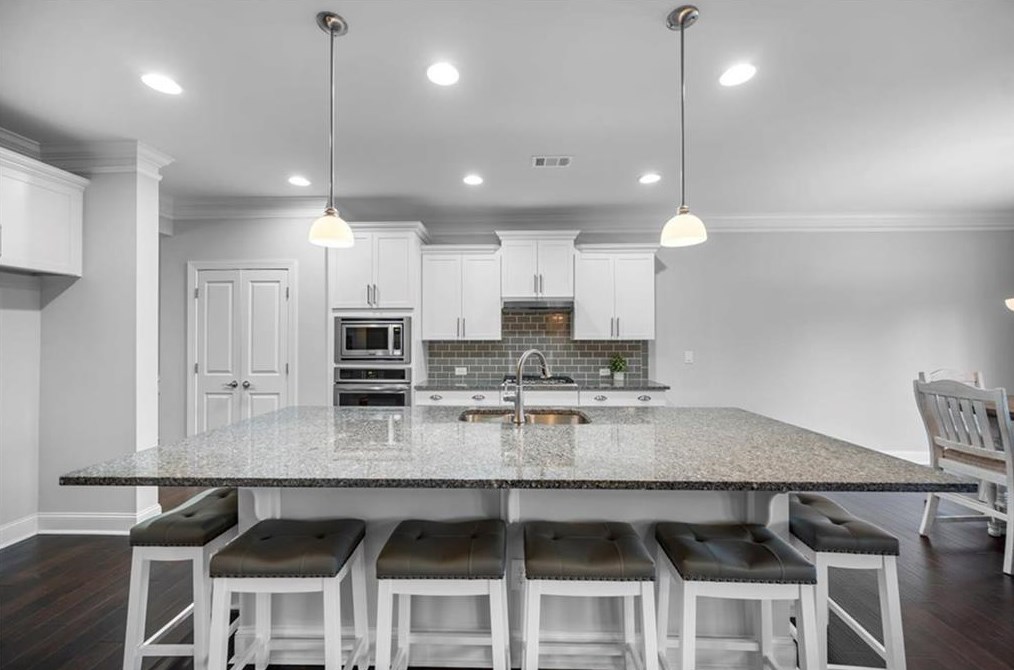 7043 Tree House Way, Flowery Branch GA  30542-7546 exterior