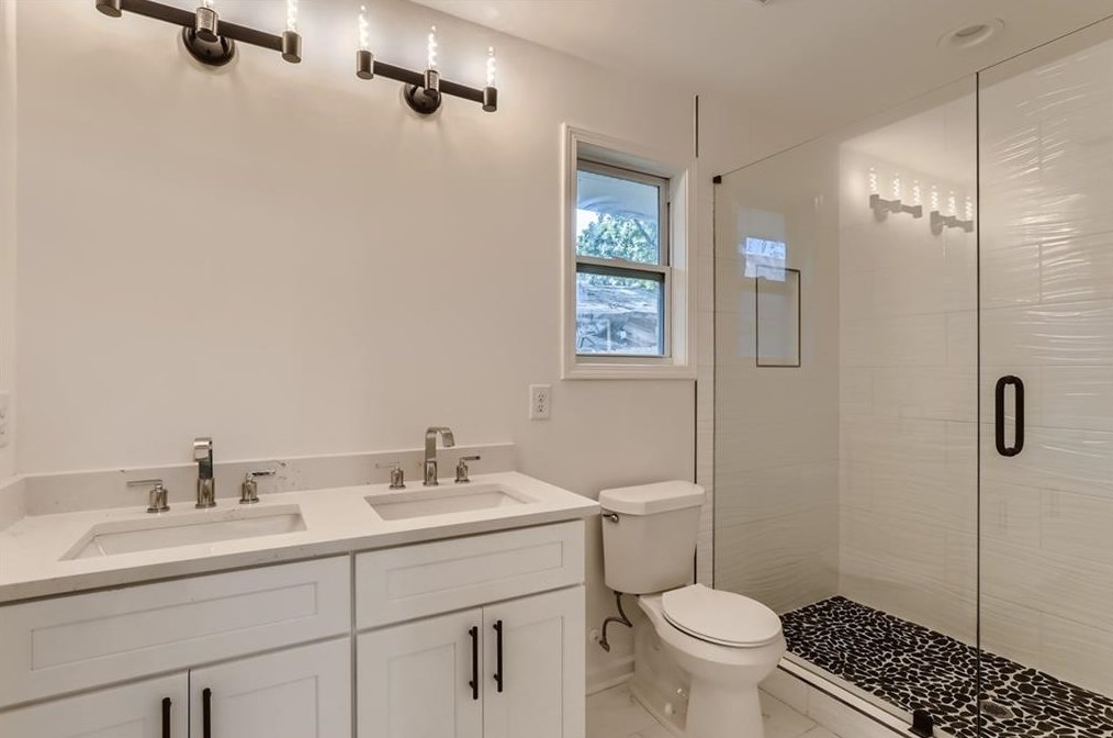 319 Greenwood Ave, Decatur GA  30030-3618 exterior