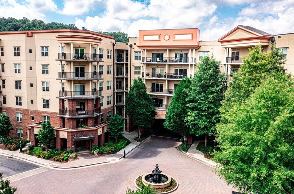 200 River Vista Dr, Atlanta GA  30339-7602 exterior