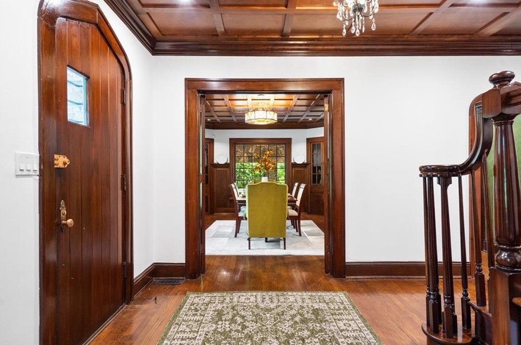 2665 Northside Dr, Atlanta GA  30305-3515 exterior