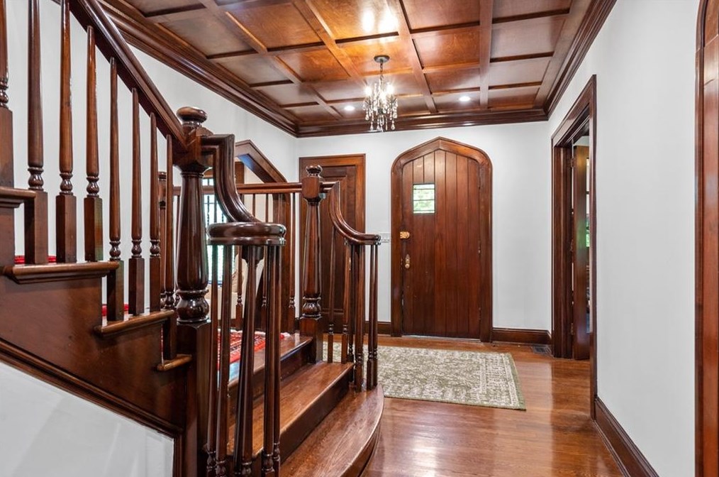 2665 Northside Dr, Atlanta GA  30305-3515 exterior