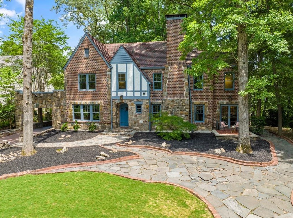 2665 Northside Dr, Atlanta GA  30305-3515 exterior