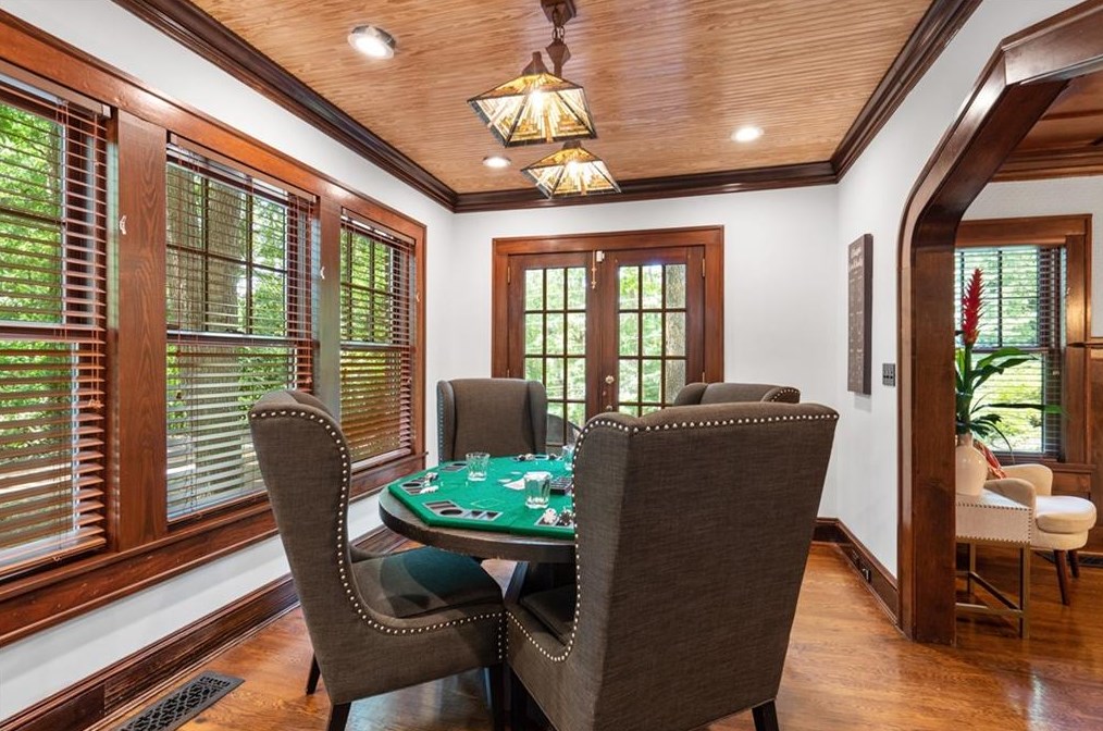 2665 Northside Dr, Atlanta GA  30305-3515 exterior