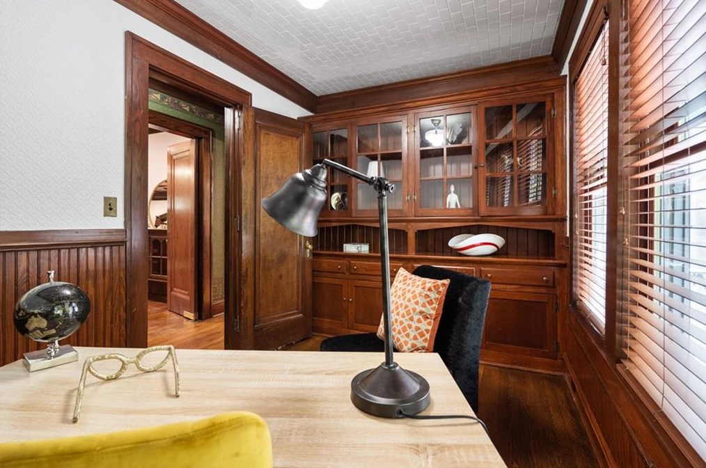 2665 Northside Dr, Atlanta GA  30305-3515 exterior