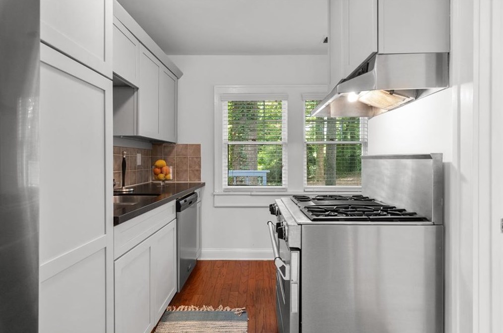 2665 Northside Dr, Atlanta GA  30305-3515 exterior