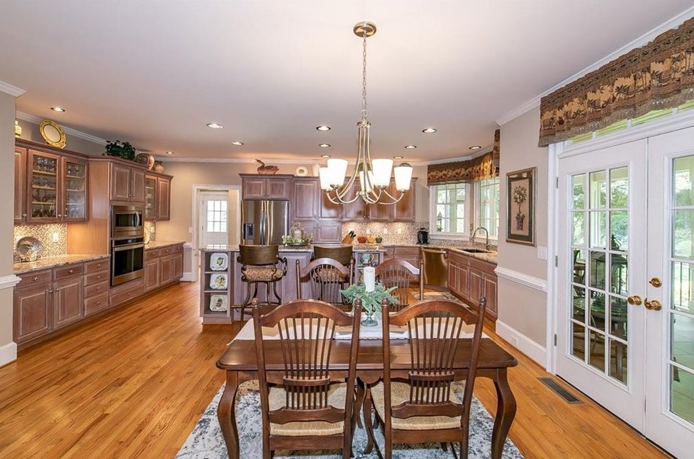 2040 Bent Crk Mnr, Alpharetta GA exterior