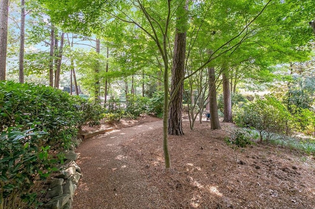 2040 Bent Crk Mnr, Alpharetta GA exterior