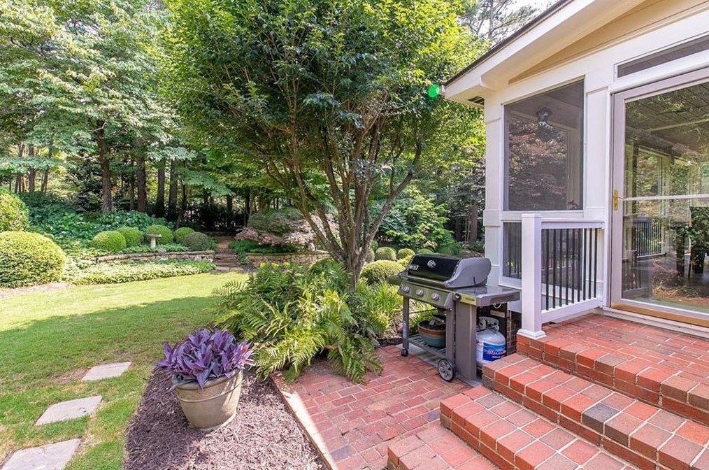 2040 Bent Crk Mnr, Alpharetta GA exterior