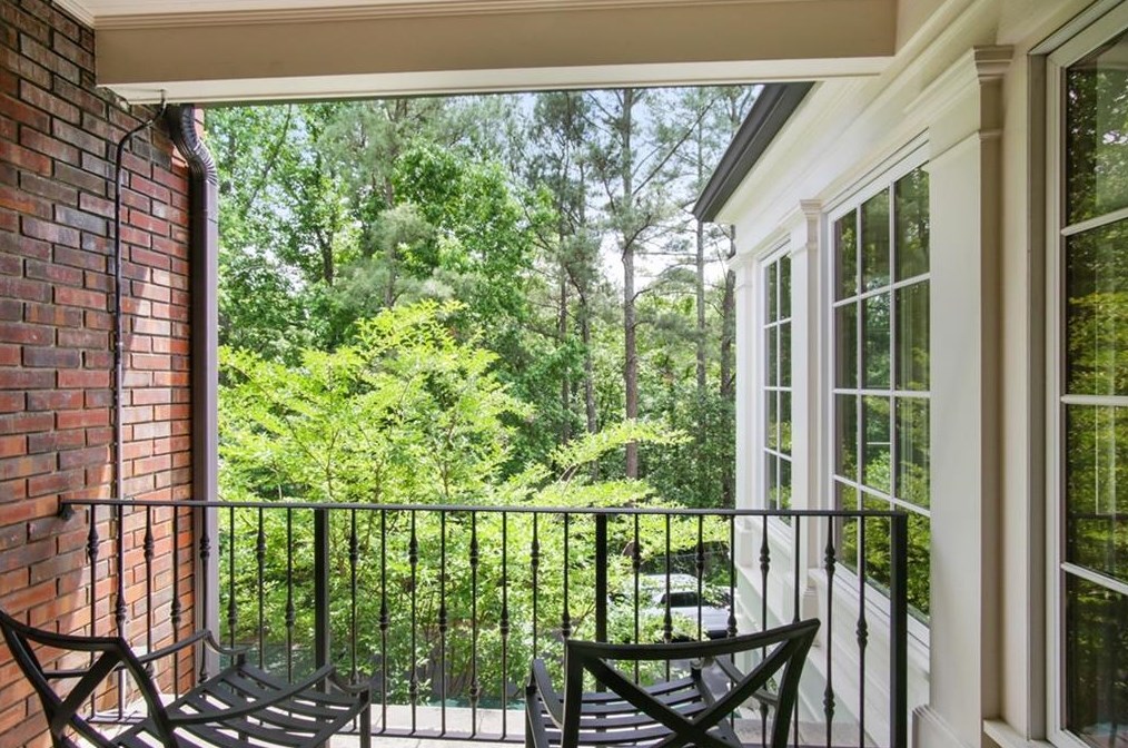 403 Townsend Pl, Atlanta GA  30327-3037 exterior