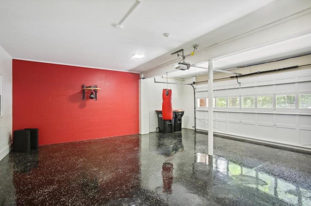 403 Townsend Pl, Atlanta GA  30327-3037 exterior