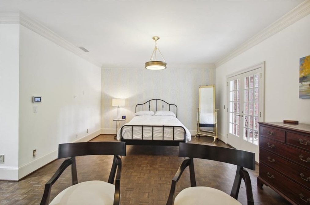 403 Townsend Pl, Atlanta GA  30327-3037 exterior
