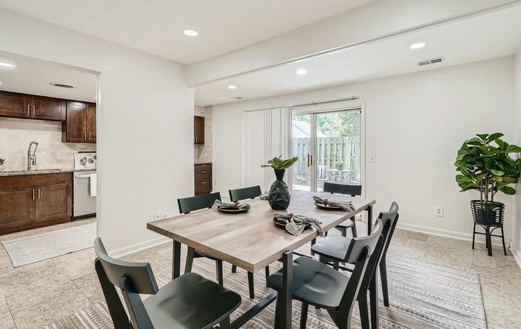 2103 Simsbury Ln, Atlanta GA 30338-6511 exterior