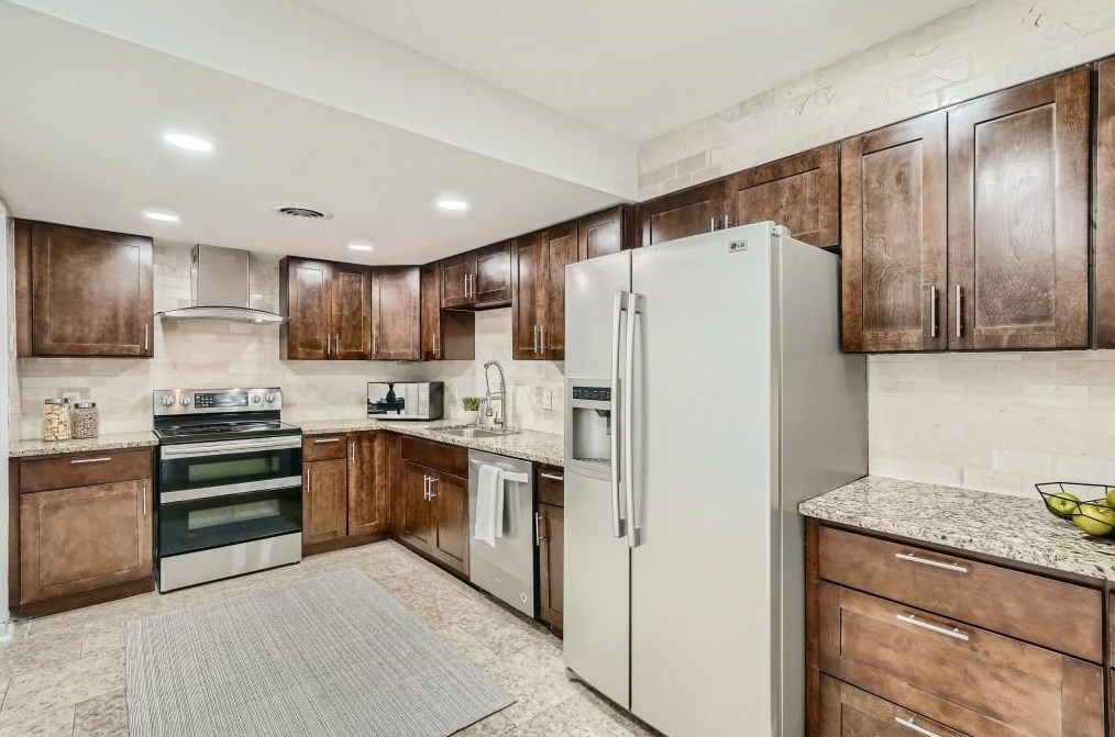 2103 Simsbury Ln, Atlanta GA 30338-6511 exterior