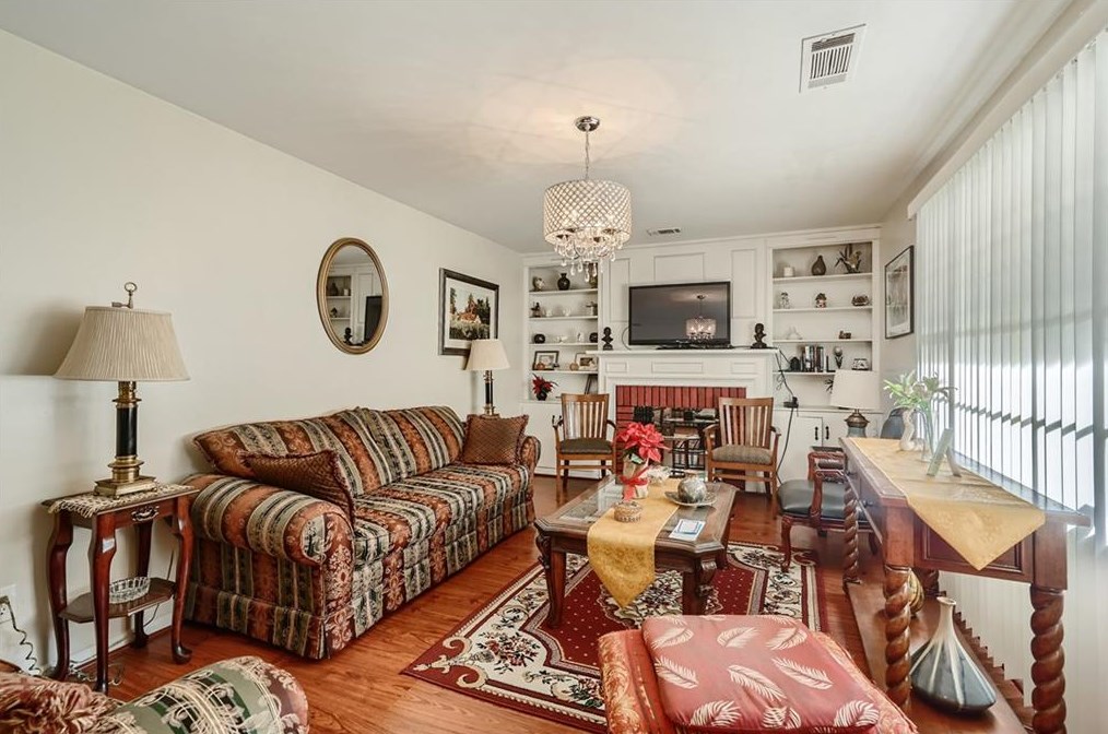 1653 Pne Gln Cir, Decatur GA 30035-1537 exterior