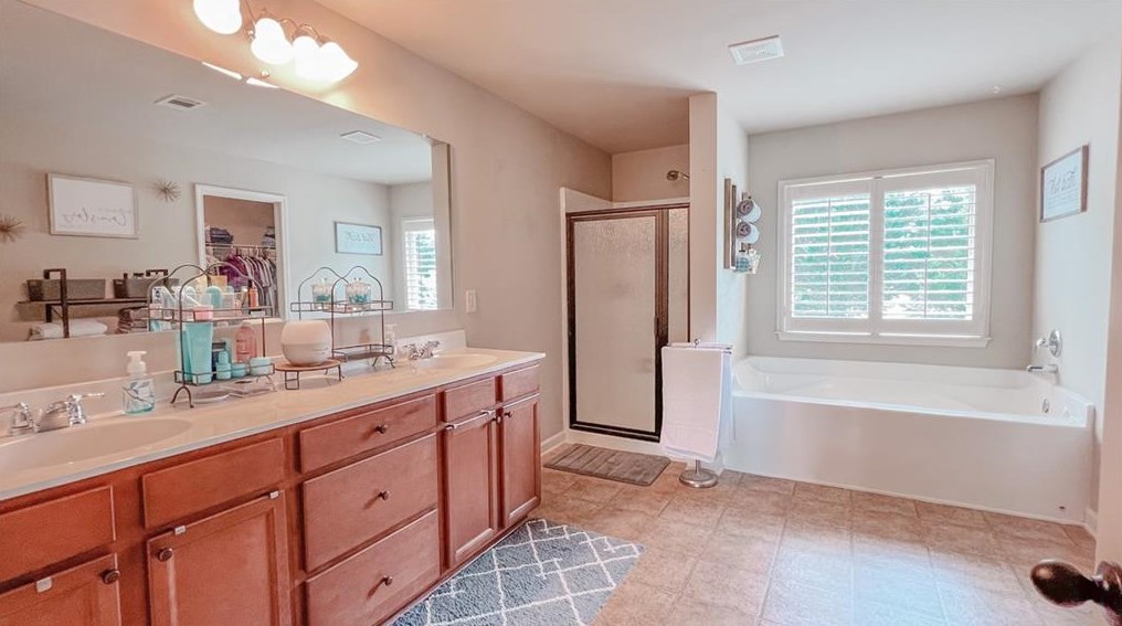 7216 Lake Sterling Blvd, Flowery Branch GA  30542-5007 exterior