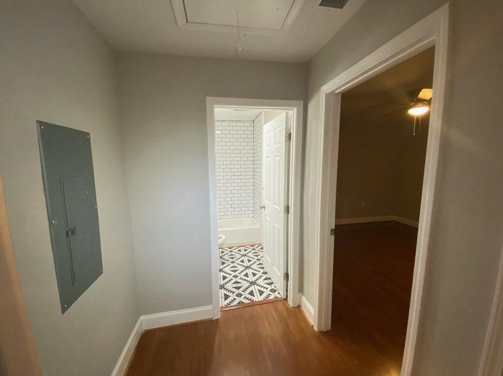 498 Woods Dr, Atlanta GA  30318-6156 exterior