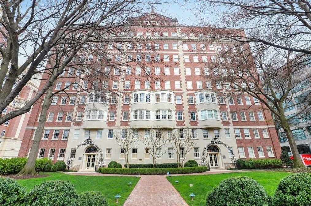 1327 Peachtree St, Atlanta GA  30309-0029 exterior