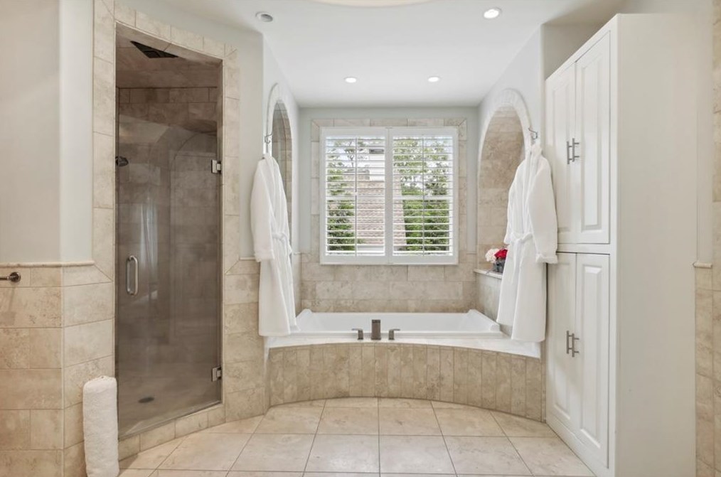 37 Wieuca Rd, Atlanta GA  30342-3217 exterior