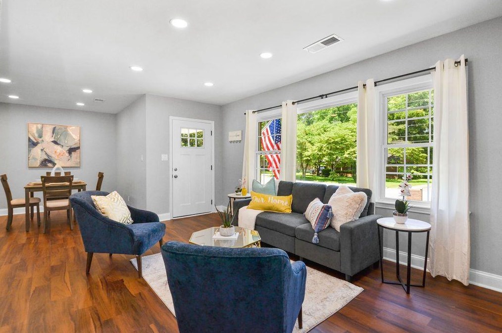 2412 Wood Valley Dr, Atlanta GA  30344-2240 exterior