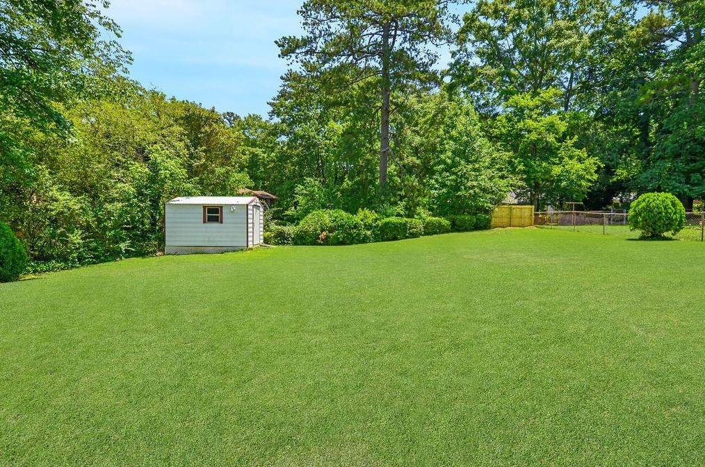 2412 Wood Valley Dr, Atlanta GA  30344-2240 exterior