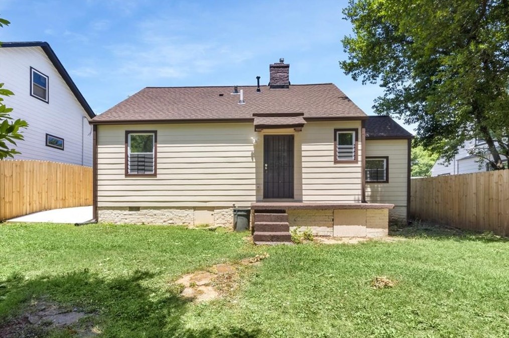 1132 Oak Knoll Ter, Atlanta GA  30315-5214 exterior