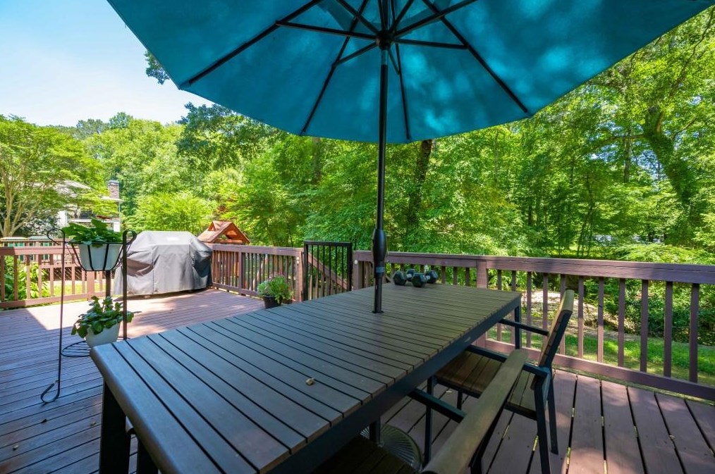 5255 Mount Vernon Pkwy, Atlanta GA  30327-4733 exterior