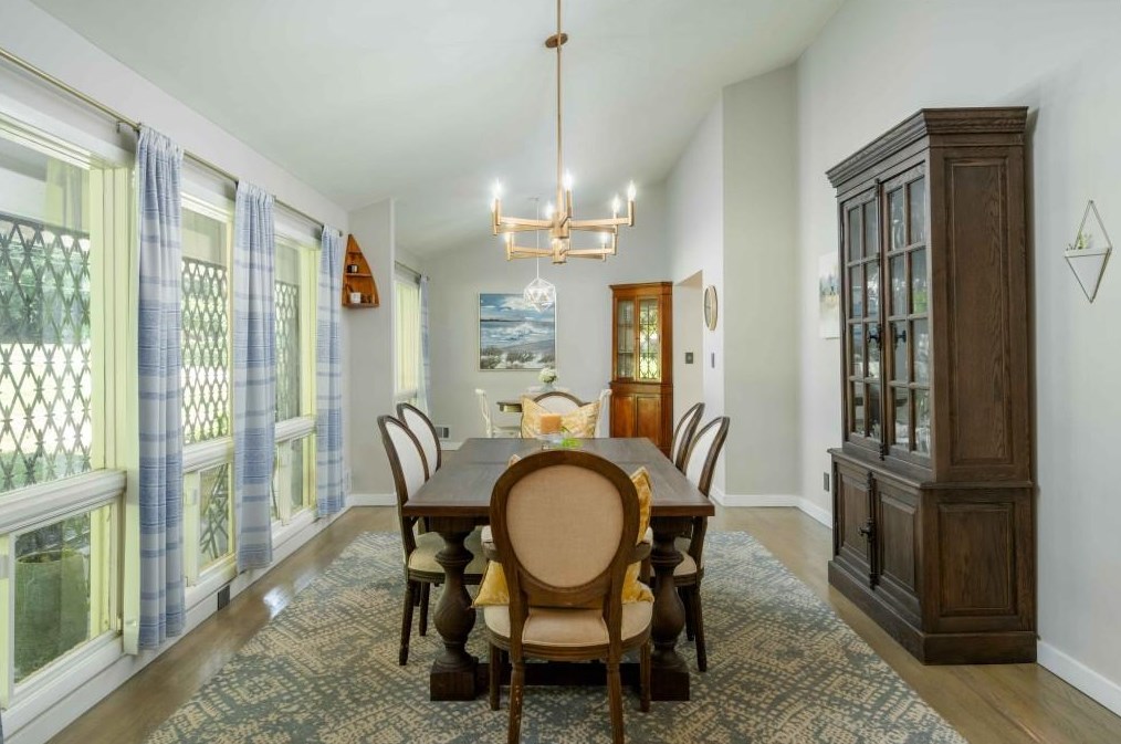 5255 Mount Vernon Pkwy, Atlanta GA  30327-4733 exterior