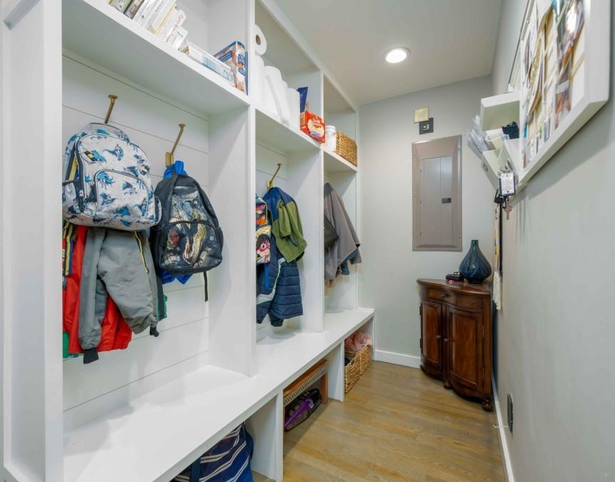 5255 Mount Vernon Pkwy, Atlanta GA  30327-4733 exterior