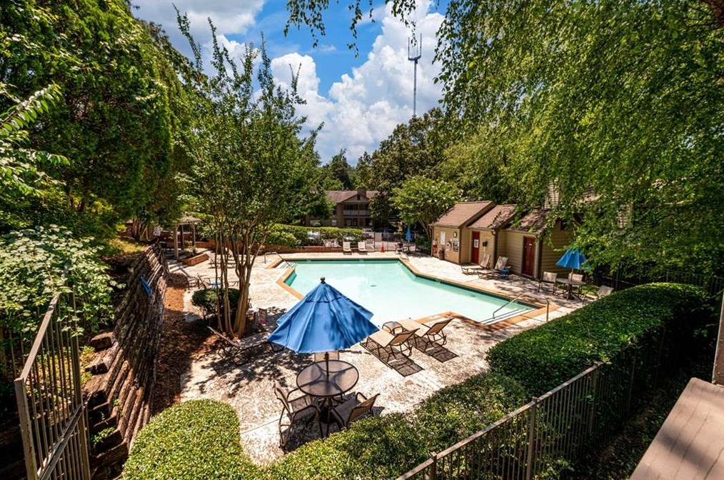 1157 Weatherstone Dr, Atlanta GA  30324-4642 exterior
