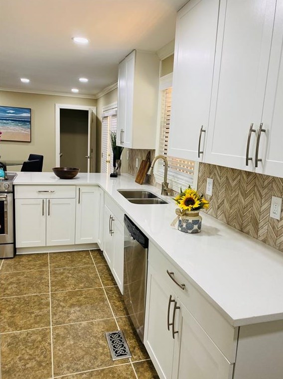 1498 Sanden Ferry Dr, Decatur GA  30033-3323 exterior