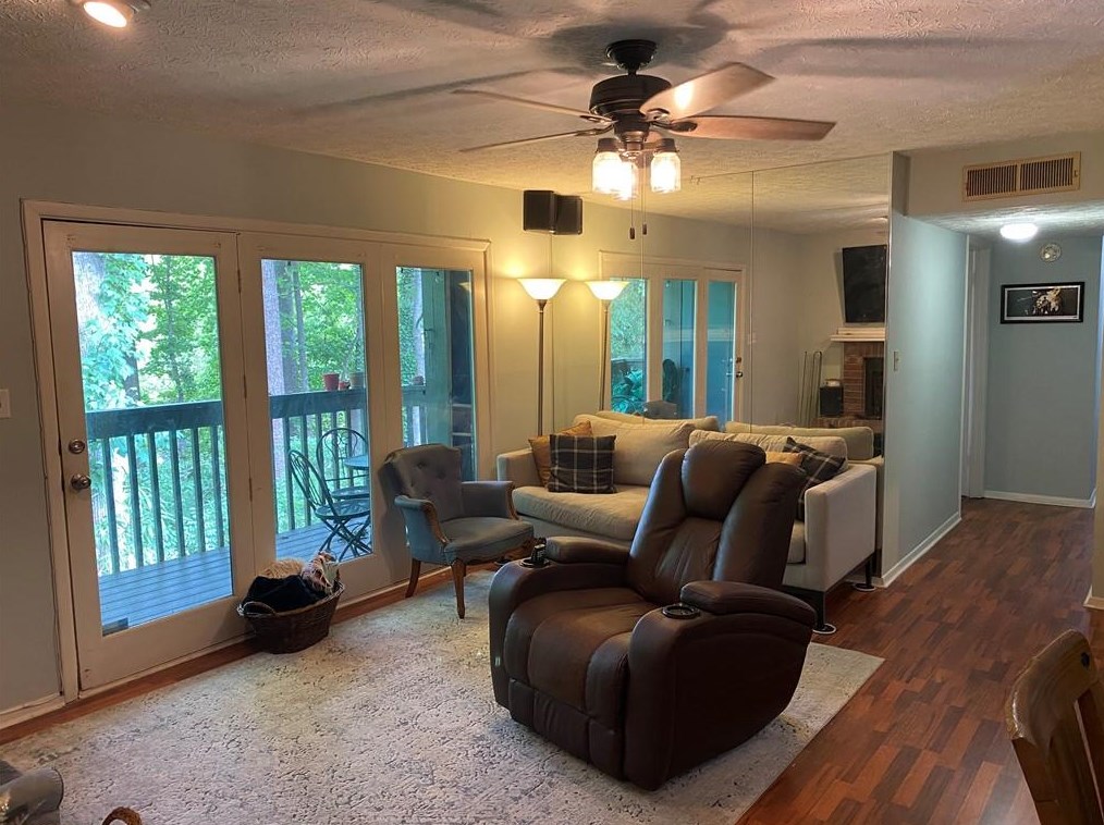 318 Tuxworth Cir, Decatur GA  30033-5616 exterior