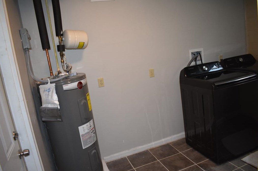 92 Timber Pass, Dallas GA  30157-5275 exterior