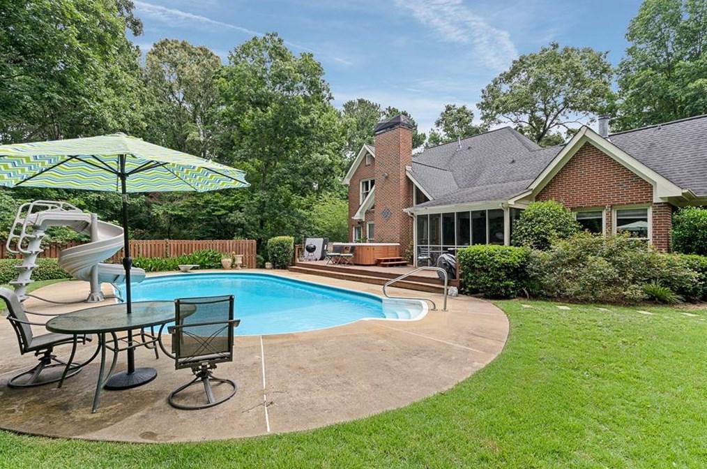 460 Saddlebrook Dr, Calhoun GA  30701-4681 exterior