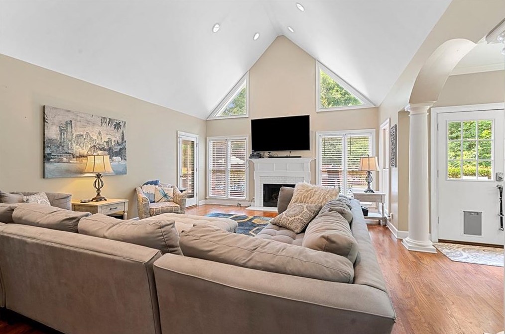 460 Saddlebrook Dr, Calhoun GA  30701-4681 exterior