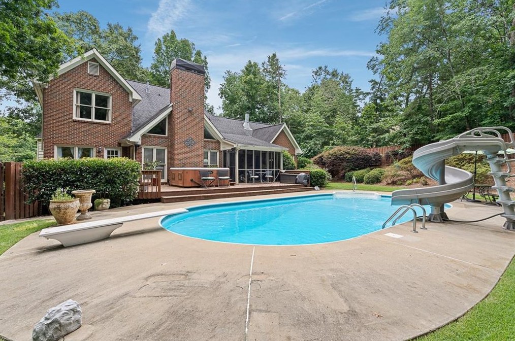 460 Saddlebrook Dr, Calhoun GA  30701-4681 exterior