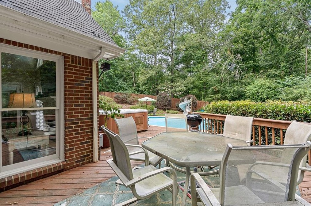 460 Saddlebrook Dr, Calhoun GA  30701-4681 exterior