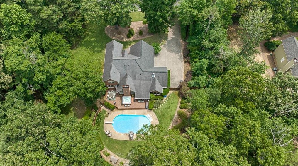 460 Saddlebrook Dr, Calhoun GA  30701-4681 exterior