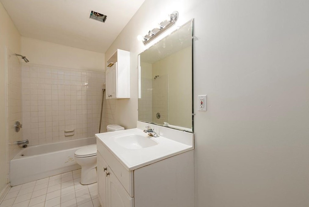 2871 Chapel Ridge Cir, Decatur GA  30034-7200 exterior