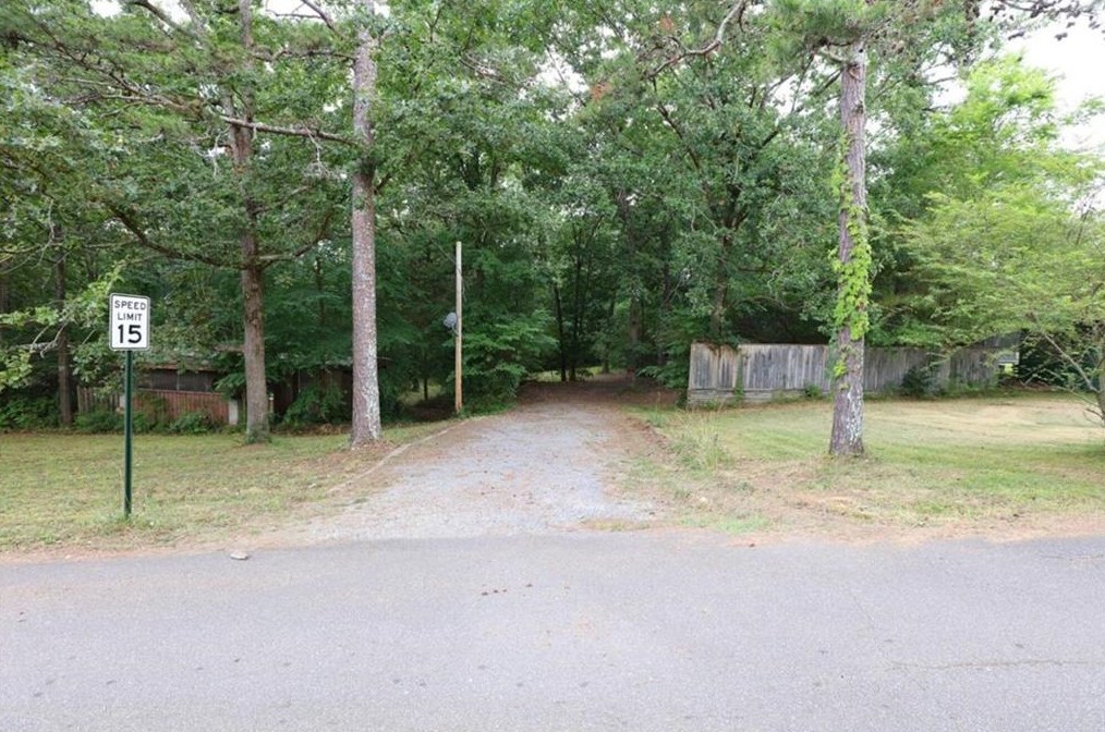 2 Allatoona Woods Trl, Acworth GA  30102-6722 exterior
