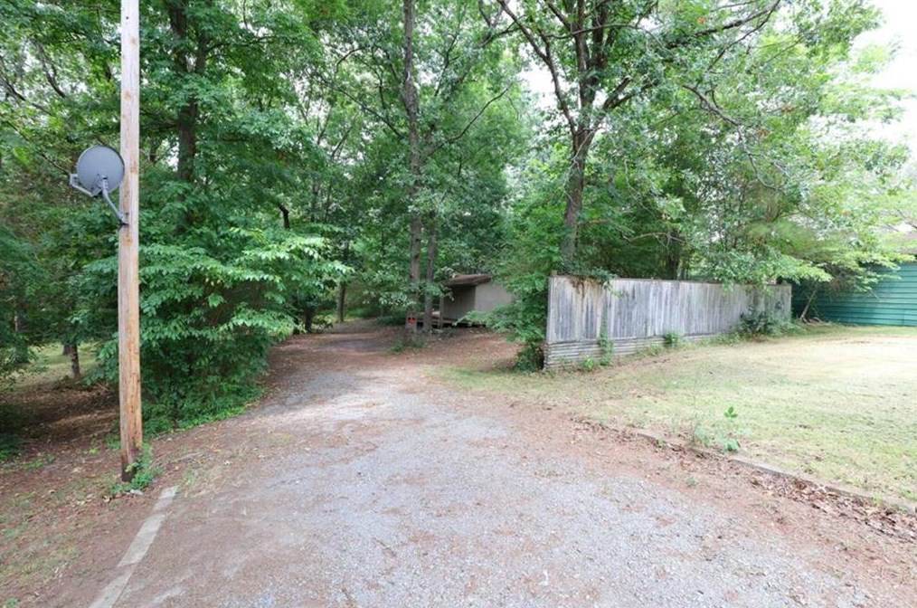 2 Allatoona Woods Trl, Acworth GA  30102-6722 exterior