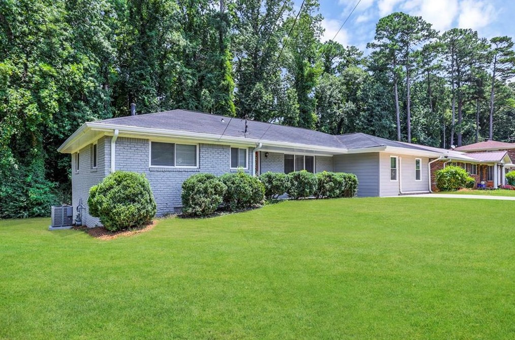 3220 Betty Cir, Decatur GA  30032-2415 exterior