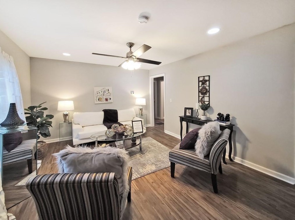 1906 Taylor Ave, Atlanta GA  30344-4630 exterior