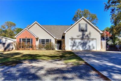 1869 Five Forks Trickum Rd Lawrenceville Ga 30044 Mls 6636539 Coldwell Banker