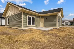 221 E 9th St, Connersville, IN 47331 - Photo 31