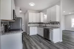 221 E 9th St, Connersville, IN 47331 - Photo 7