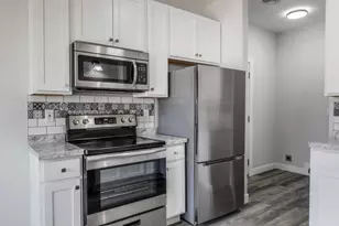 221 E 9th St, Connersville, IN 47331 - Photo 11