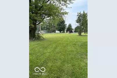 321 E Santee Drive, Greensburg, IN 47240 - Photo 5