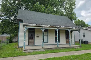 306 E Pike St, Vevay, IN 47043 - Photo 1